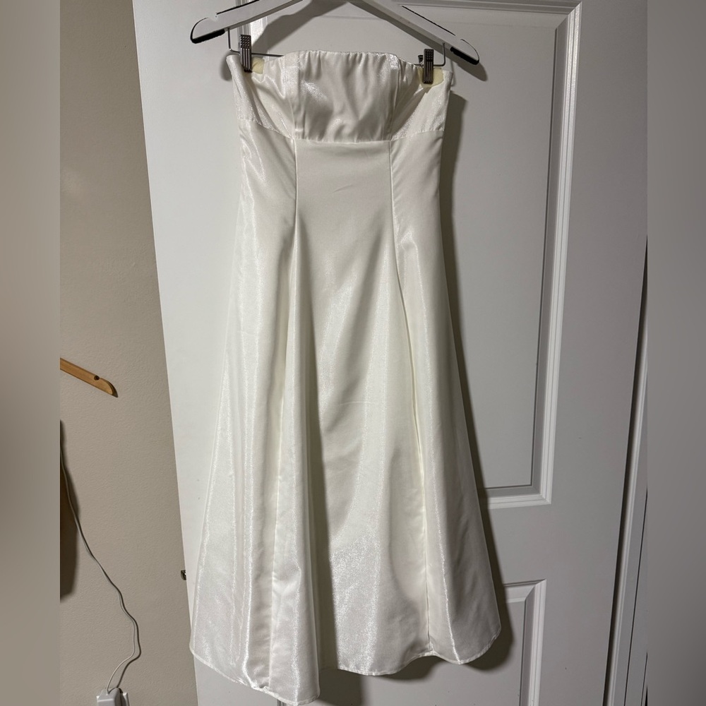 Elegant White Midi Dress